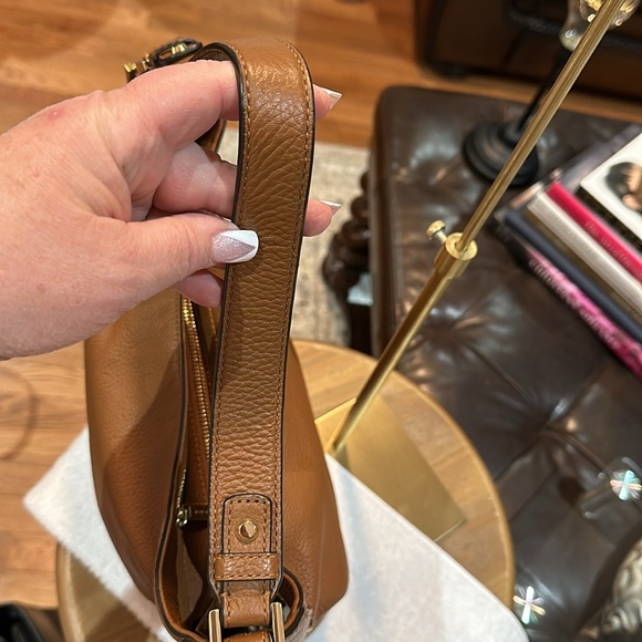 Authentic Michael Kors Bedford Belted Venus Leather Shoulder Bag in Luggage, EUC - Picture 11 of 16